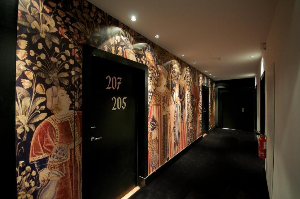 Le Cesar Hotel Провен Стая снимка