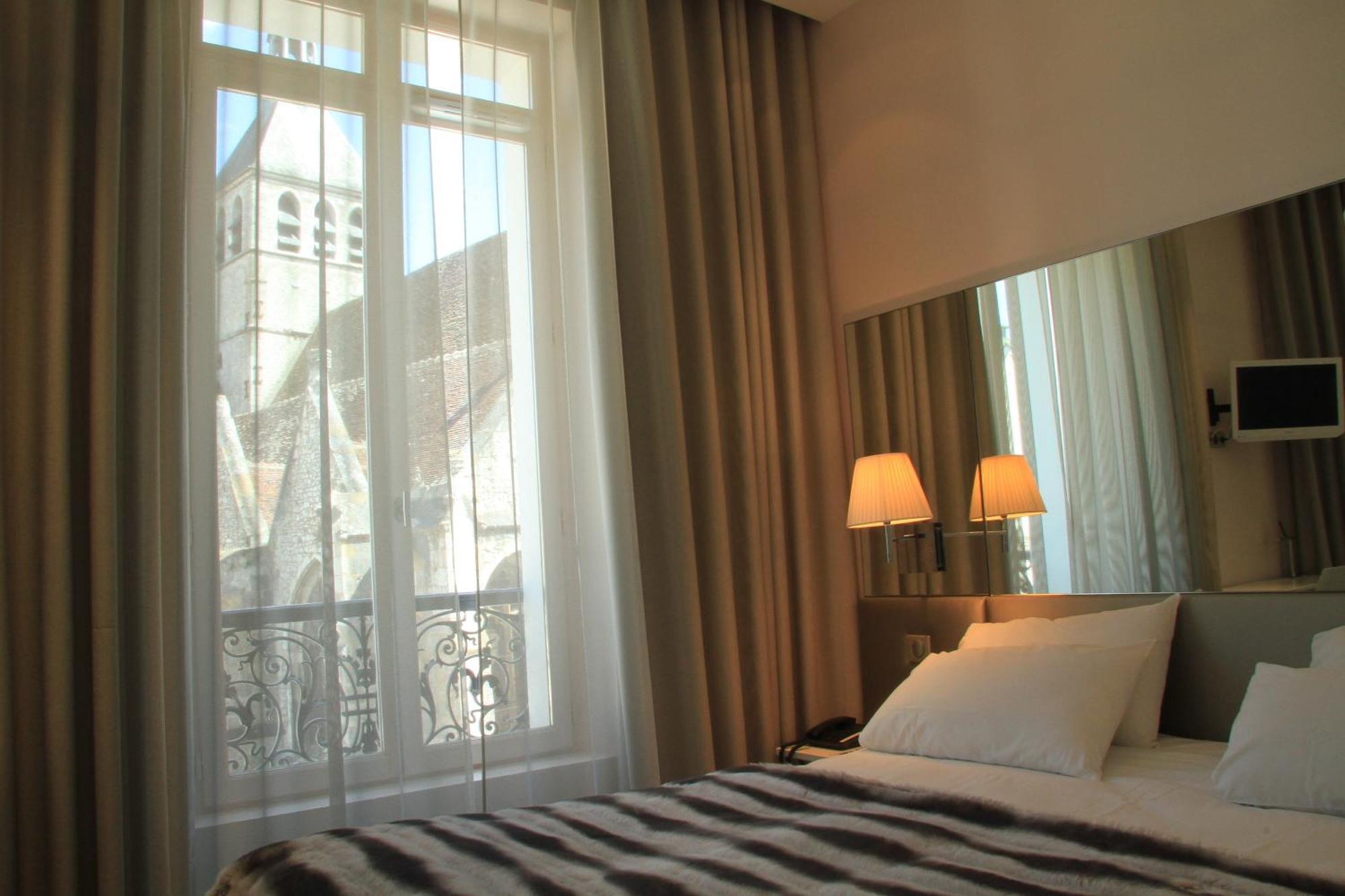 Le Cesar Hotel Провен Екстериор снимка